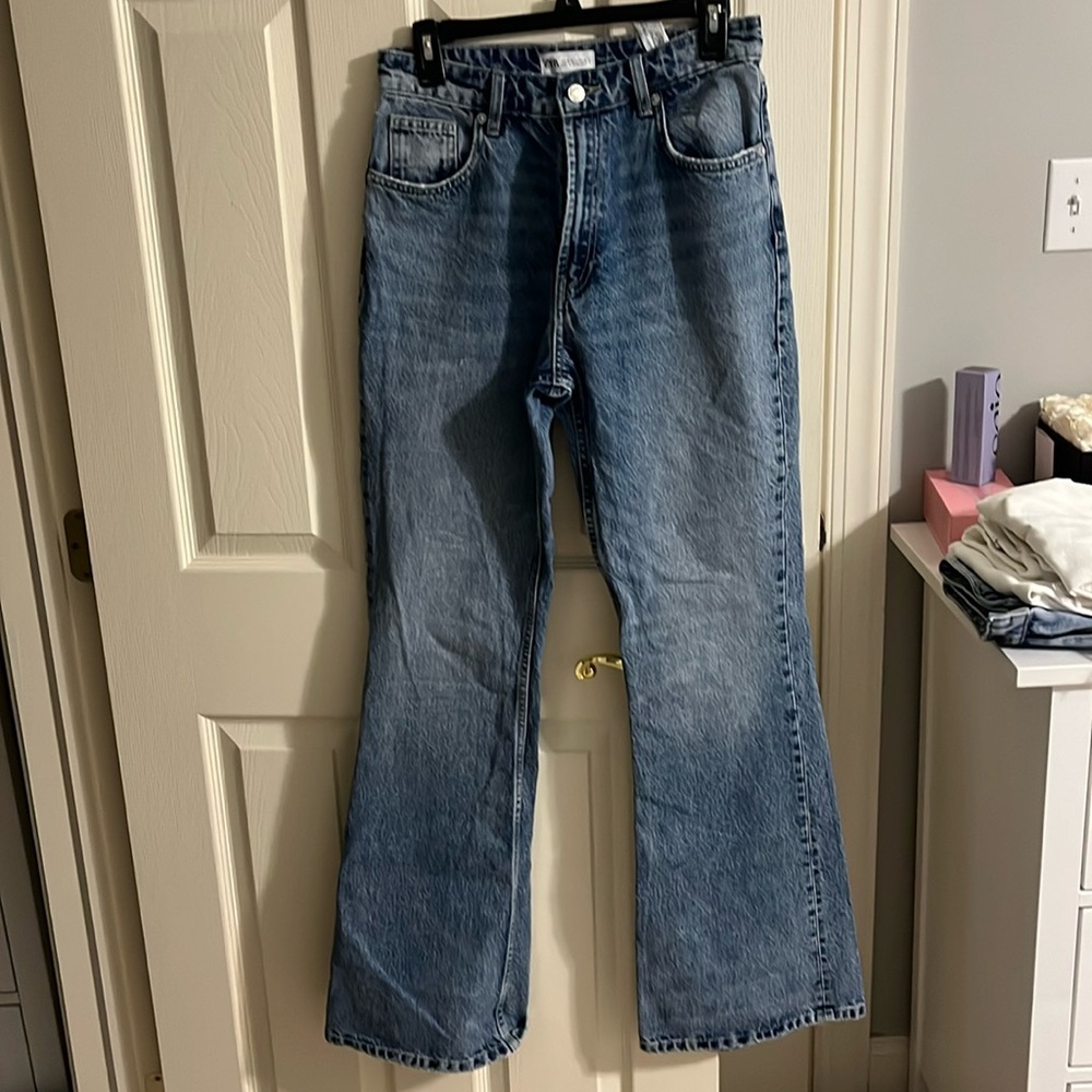 Zara High Rise Straight Leg Jean Size 6